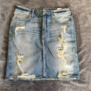 Womens denim distressed skirt (size 8)